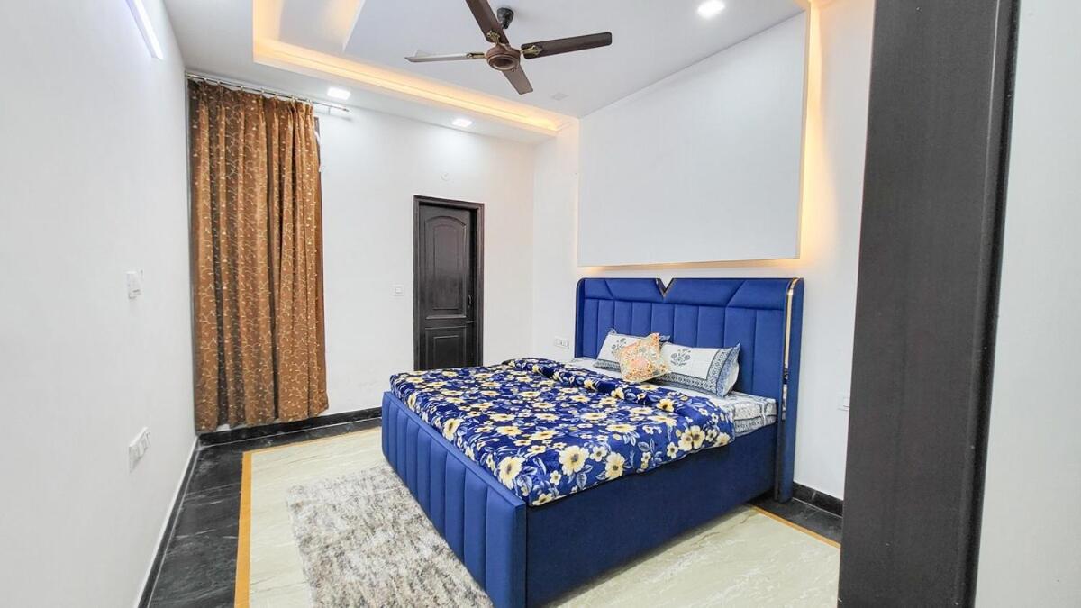 Apartment Vacationbuddy 3 Bedroom Paschim Vihar Jwala Heri *
