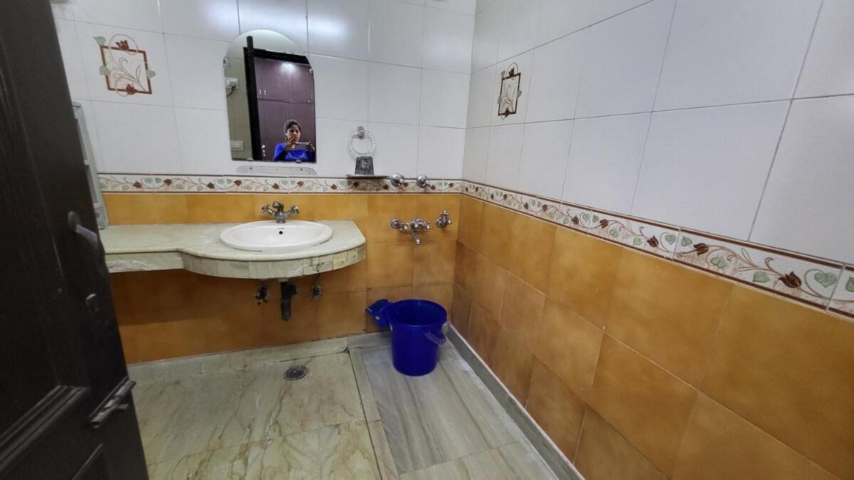 Vacationbuddy 3 Bedroom Paschim Vihar Jwala Heri Apartment New Delhi
