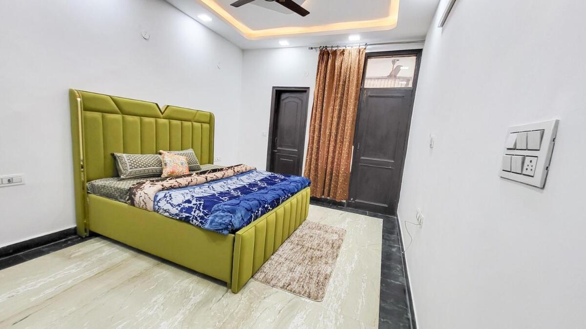 Apartment Vacationbuddy 3 Bedroom Paschim Vihar Jwala Heri *